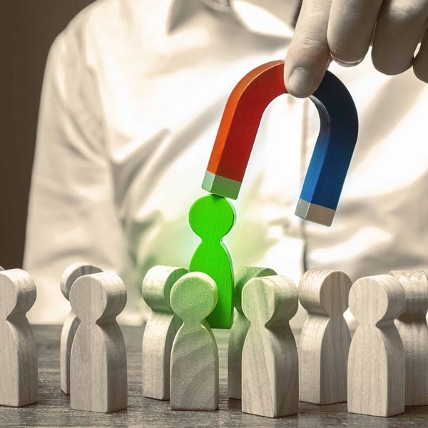 Quels critères prendre en compte pour sélectionner un mandataire automobile lors de l'achat d'une voiture ?