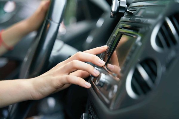 Comment savoir si le code autoradio de ma voiture a été modifié ?